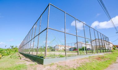 Seinfra conclui requalificação de oito campos esportivos entre sede e costa