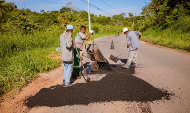 Através da operação tapa-buraco, melhorias viárias acontecem na costa do município