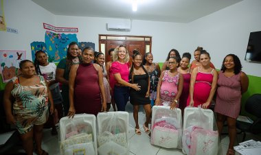 Gestantes assistidas pelo NAS de Arembepe recebem kit enxoval durante encontro nesta quinta (24)