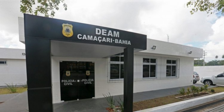 Professor é preso por suspeita de abuso sexual contra alunos na Bahia