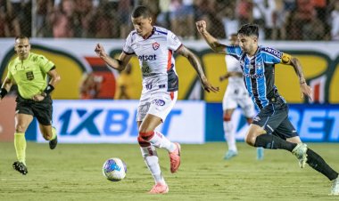 Em última partida no Barradão do ano, Vitória fica apenas com um empate