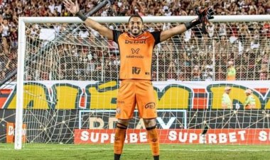 Lucas Arcanjo deve permanecer no Vitória em 2025, aponta jornalista