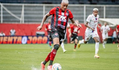 Em jogo marcado por gramado péssimo, Vitória empata em 0 a 0 na estreia do Baiano