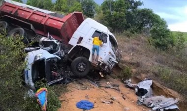 Acidente grave entre caminhão e carros em Imbassaí deixa quatro vítimas fatais