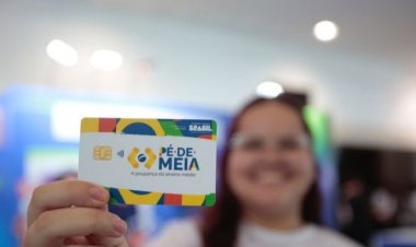 Auxílio Pé-de-Meia pode deixar de ser repassado para os estudantes ainda este mês