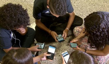 MEC orienta escolas sobre a proibição de celulares