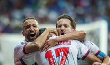 Bahia despacha o The Strongest na Arena Fonte Nova