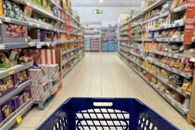 Governo zera impostos de importação e isenta tributos da cesta básica