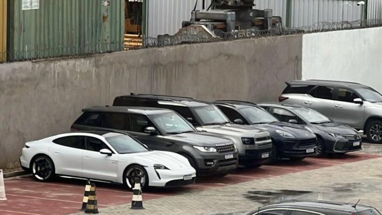 PF apreende carros de luxo durante operação em Camaçari