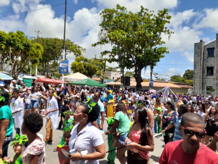 Após errata, Prefeitura confirma Desfile Cívico de Vila de Abrantes no período da tarde
