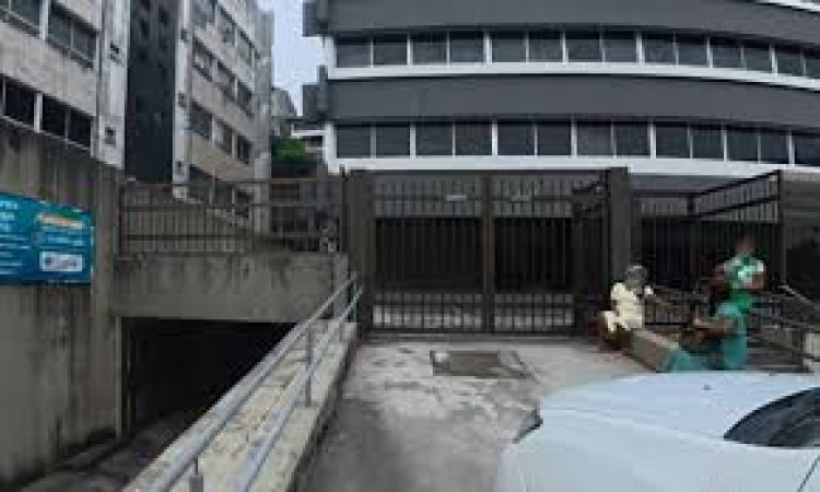 Pacientes relatam perda de visão após cirurgias e SMS interdita clínica em Salvador